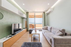 Naos' Beach Apartment